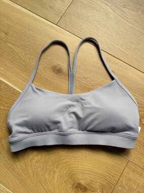 lululemon Athletica Flow Y Nulu Bra in mauve grey